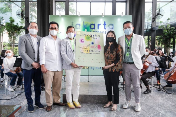 Resmikan Art Jakarta Garden 2022, Wamenparekraf Angela Tanoesoedibjo Apresiasi Keindahan Seni Rupa RI