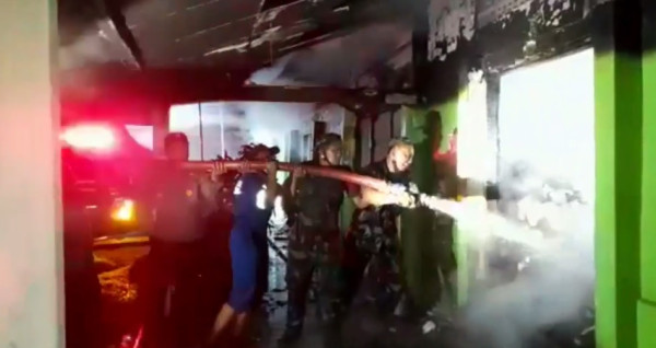 Penampakan Tenaga Medis dan Pasien Panik saat Kebakaran RS Bakti Husada