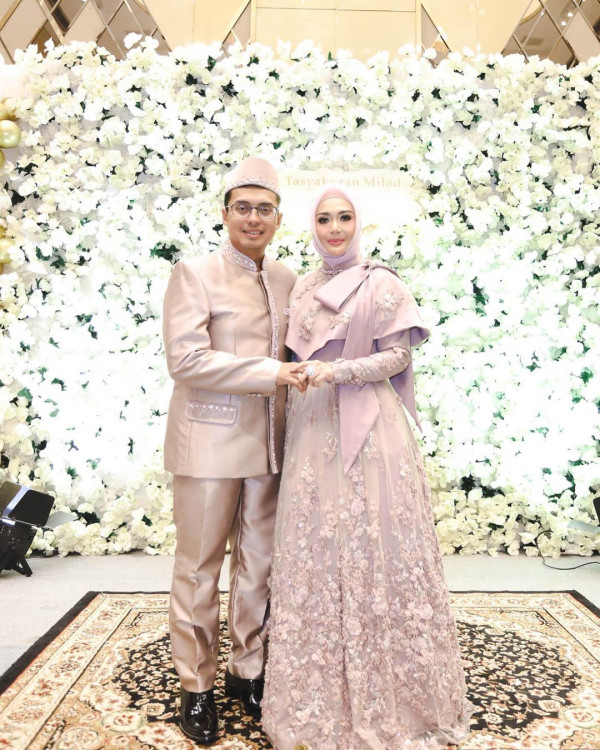 5 Artis Indonesia yang Rujuk Usai Bercerai, Masih Saling Sayang
