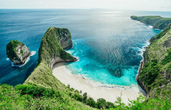 5 Tempat Wisata Bahari Terbaik di Indonesia, Cocok untuk Liburan Lebaran