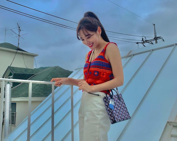7 Inspirasi Outfit Simpel tapi Kece dari Kim Sejeong 'Business Proposal'