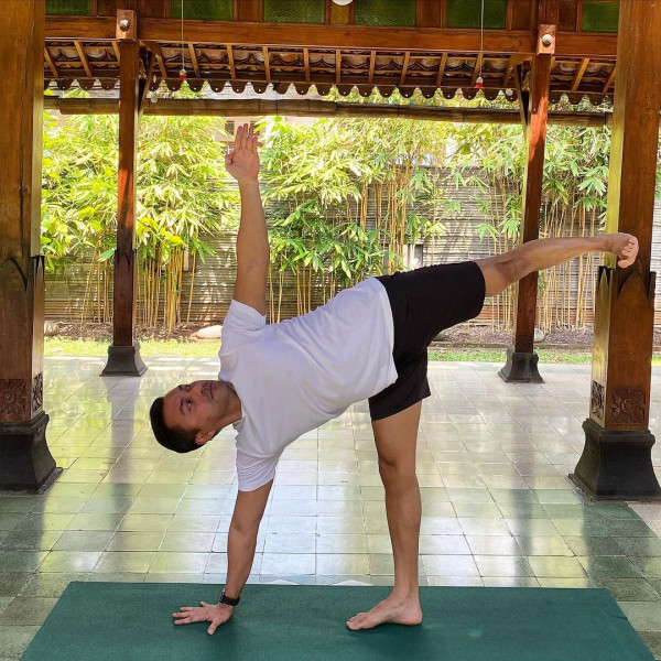 4 Tips Sehat dan Awet Muda ala Anjasmara, Harus Dicoba!