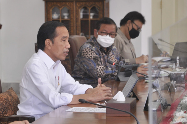 Meredam Penolakan Wacana Tunda Pemilu di Hari Minggu
