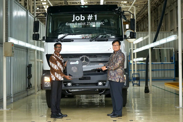 Bakal Punya Truk Euro4, Ini Jawaban Daimler Soal Penggunaan Solar Murah