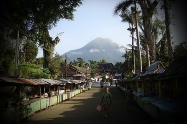 4 Tempat Terkenal di Indonesia Dianggap Angker, Nomor Terakhir Mitologinya Jadi Legenda