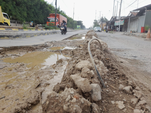 Hati-hati! Jalur Mudik Kalimalang Kabupaten Bekasi Rusak Berat