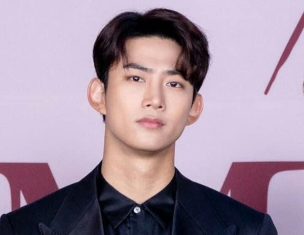 11 Idol K-Pop dengan Nama Keluarga Paling Langka