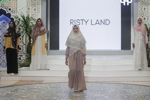 4 Rekomendasi Busana Muslim untuk Tampil Simpel dan Stylish saat Lebaran