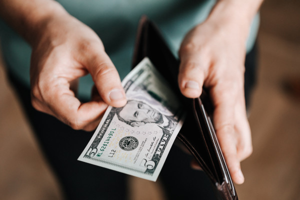 6 Cara Mengatasi Kecanduan Belanja untuk Mahasiswa