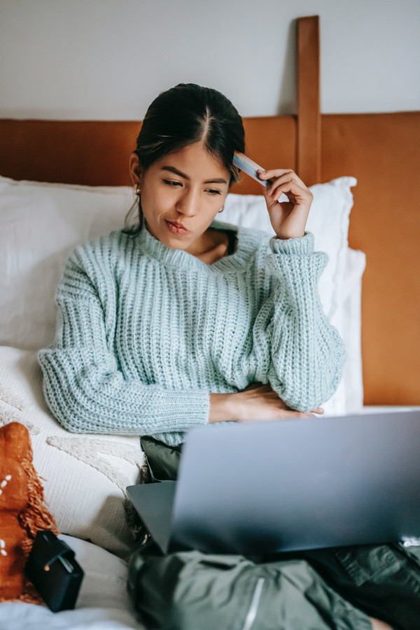 6 Cara Mengatasi Kecanduan Belanja untuk Mahasiswa