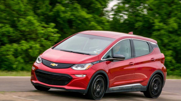 General Motors Siapkan Mobil Otonom yang Bisa Ajarkan Menyetir Buat Pemula