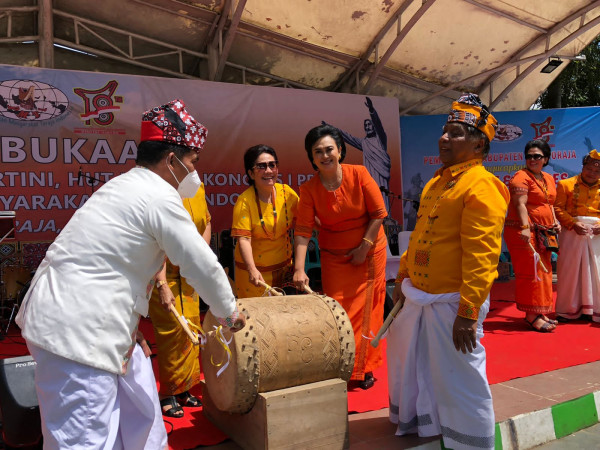 Meriah, Pawai Budaya dan Tarian Toraja-Papua Sambut HUT ke-18 PMTI