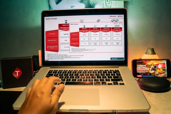 Telkomsel dan IndiHome Kenalkan Paket Bundling Netflix, Harga Mulai Rp62 Ribu