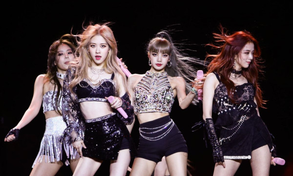 Ini bedanya aespa, BLACKPINK, dan 2NE1 saat Tampil di Coachella
