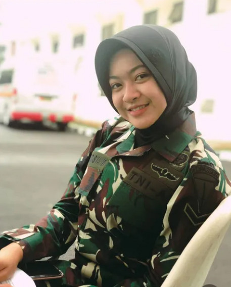 Hari Kartini, Ini Potret Terbaru Deva Natasya Prajurit Kopassus yang Makin Cantik Berhijab
