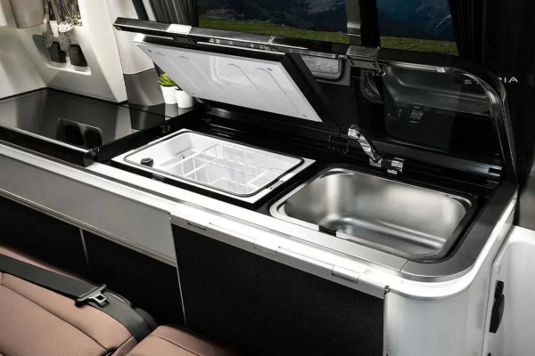 Bisa Ditiru, Ini Cara Bikin Hyundai Staria Jadi Camper Van