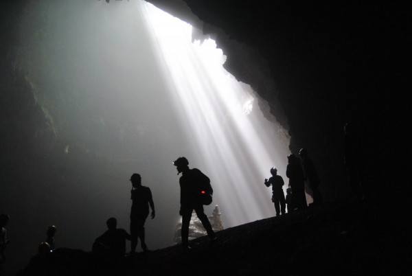 10 Wisata Ekstrem di Indonesia, Nomor 5 Paling Berbahaya
