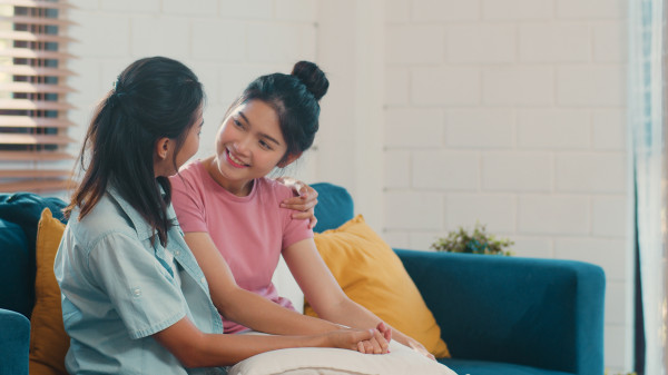 4 Tips Kalau Kamu Terjebak dalam Hubungan Cinta Segitiga
