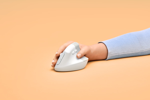 Harga dan Keunggulan Logitech Lift, Mouse Unik Berbentuk Vertikal