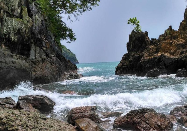 4 Tempat Wisata di Banyuwangi, Nomor 2 Fenomena Alam Langka