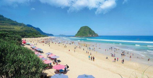 4 Tempat Wisata di Banyuwangi, Nomor 2 Fenomena Alam Langka