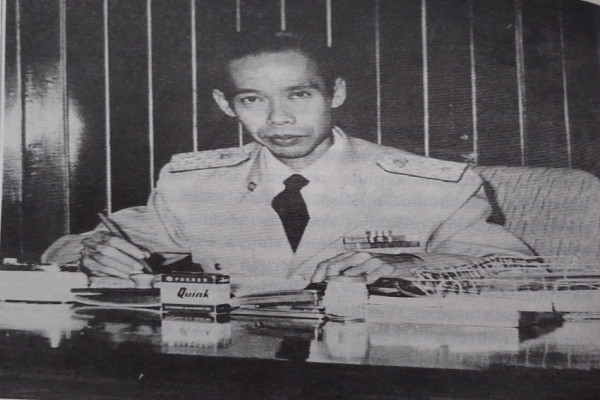 Kisah Jenderal Hoegeng Ledek Bung Karno soal Nama