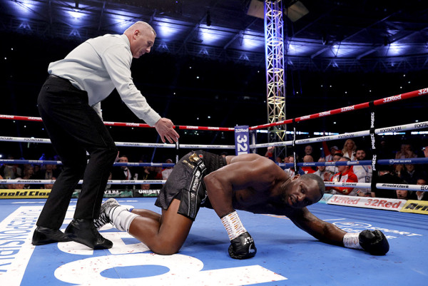 Tyson Fury Pertahankan Gelar WBC usai KO Brutal Dillian Whyte