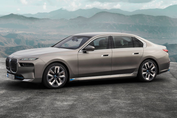 7 Hal Istimewa BMW Seri 7 Baru yang Bikin Mobil Presiden Jokowi Ketinggalan Zaman