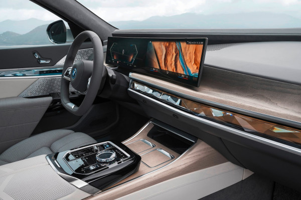 7 Hal Istimewa BMW Seri 7 Baru yang Bikin Mobil Presiden Jokowi Ketinggalan Zaman