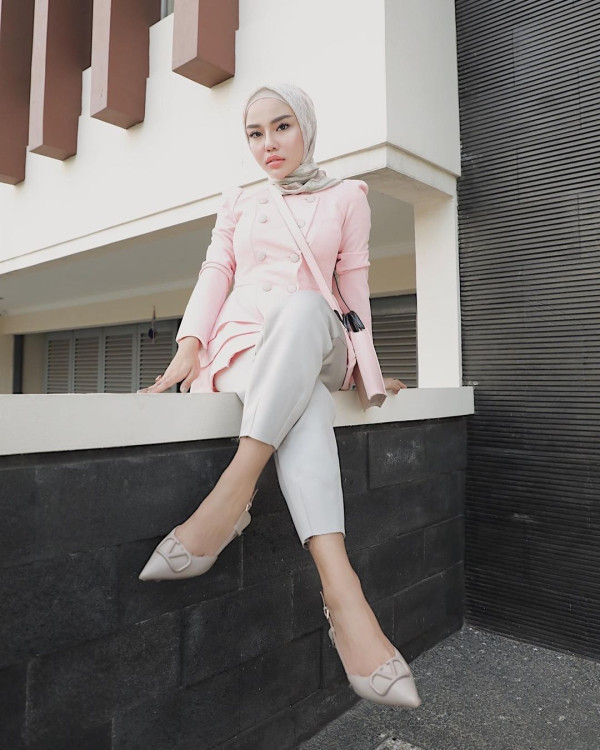 3 Sumber Kekayaan Medina Zein, Nomor 2 Pernah Dipakai Keluarga Raffi Ahmad