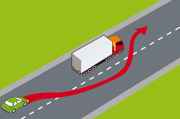 Cara Menyalip di Jalan Tol yang Benar dan Aman Selihai Pembalap Formula 1 Saat Mudik