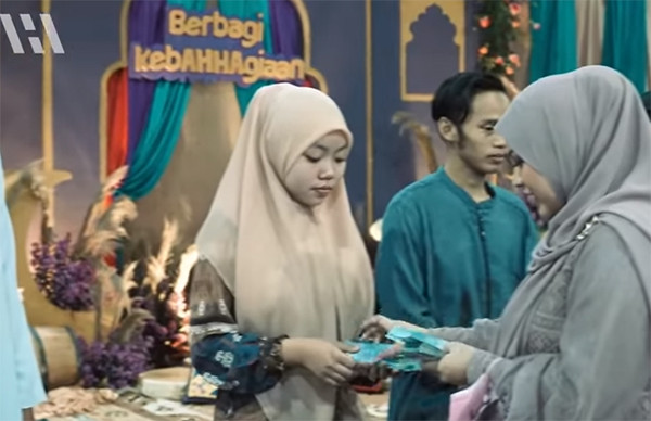 4 Artis Bagi-Bagi THR dengan Cara Tak Biasa, Main Kuis hingga Biayai Kuliah S-1