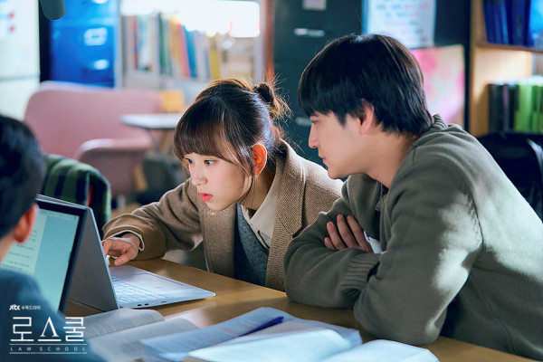 5 Pasangan Drama Korea yang Cintanya Terhalang Genre