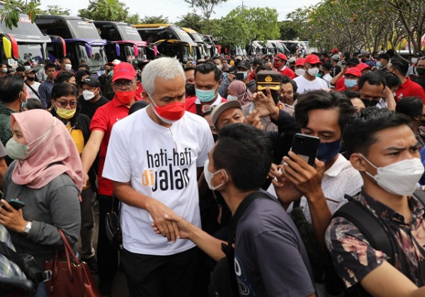 Ganjar Lepas 5.748 Pemudik dari Jakarta ke Jateng