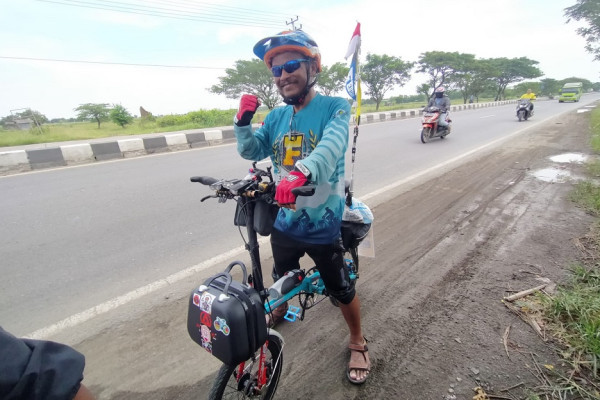 Kisah Guteng, Mengayuh Sepeda Tangerang-Magelang Demi Bisa Berkumpul Keluarga saat Lebaran
