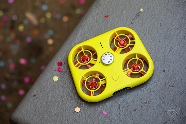 Snap Rilis Drone Selfie Kuning Bernama Pixy dan Bisa Dikantongi