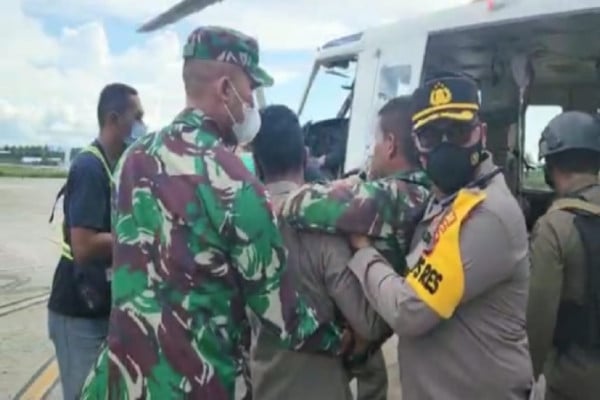 Bripda Putra dan Pratu Willy Terluka Ditembaki KKB saat Amankan Gereja di Pegunungan Bintang Papua
