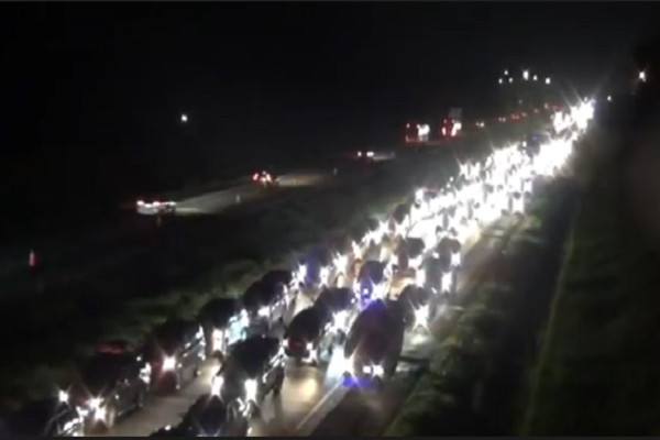Horor Mobil Pemudik Padati Tol Cipali di Hari Libur Idul Fitri, Begini Penampakannya