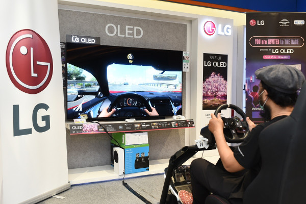 Fitur Gaming di TV OLED LG: Dolby Vision, 4K, dan Refresh Rate 120Hz.