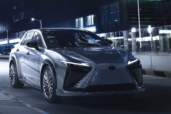 OMG, Setir Kontroversial Lexus Ini Bakal Kalahkan Punya Tesla
