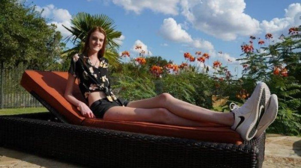 Gadis dengan Kaki Terpanjang di Dunia Jadi Content Creator di OnlyFans
