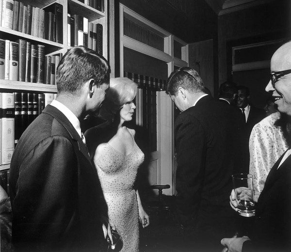 Kim Kardashian Pakai Gaun Marilyn Monroe di Met Gala Seharga Rp144 Miliar