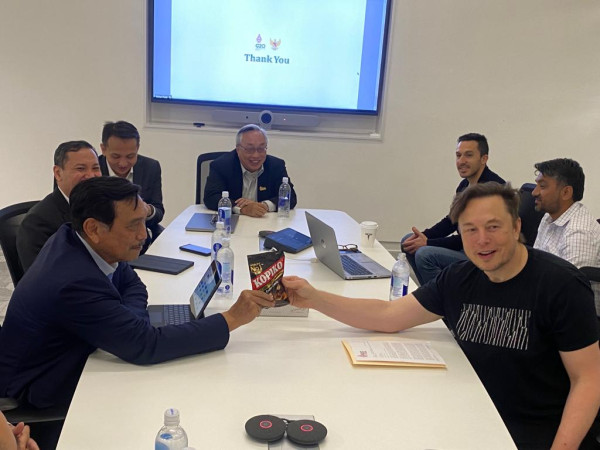 Intip Peluang SpaceX Milik Elon Bawa Kopiko serta Cara Astronot Makan & Minum di Luar Angkasa
