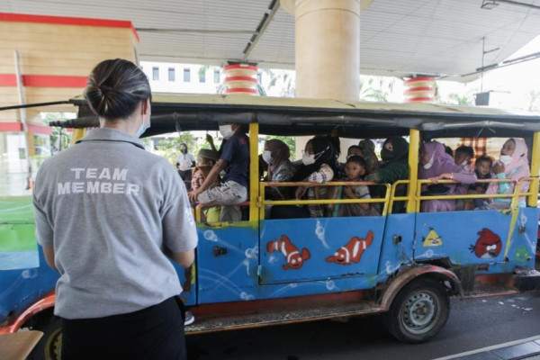 8 Pekerjaan yang Tidak Bisa Libur Saat Lebaran, dari Polisi hingga Penjaga Palang Pintu Kereta