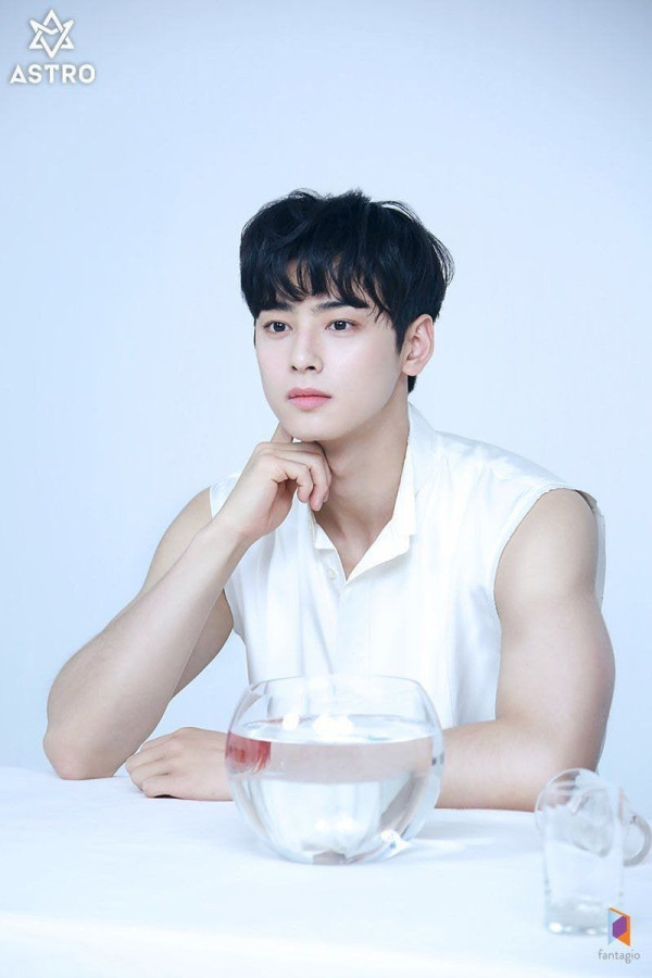 5 Idol K-Pop yang Punya Tubuh Berotot, Nomor 3 Paling Kekar Bikin Klepek-klepek