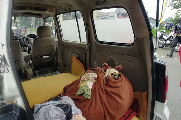 Polisi Kembali Tilang Mobil Ambulans di Puncak, Kali Ini Mau Silaturahmi