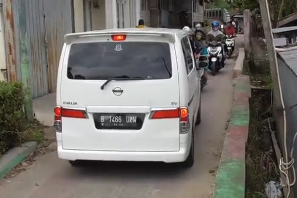 Ratusan Mobil Pemudik Tersesat di Ngarai Sianok Gara-gara Google Maps