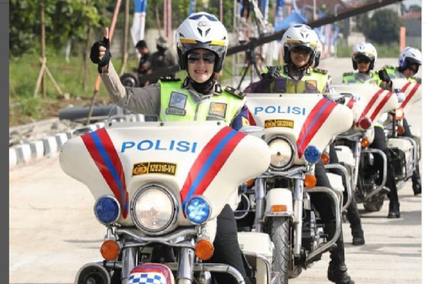 Profil AKP Martha Catur Wurihandini, Polwan Cantik yang Jago Atraksi di Atas Moge