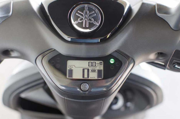 Menguji Skuter Listrik Yamaha NEO di Amsterdam