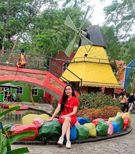 Spot Foto Kece ala Eropa yang Wajib Diabadikan Jika Berkunjung ke Devoyage